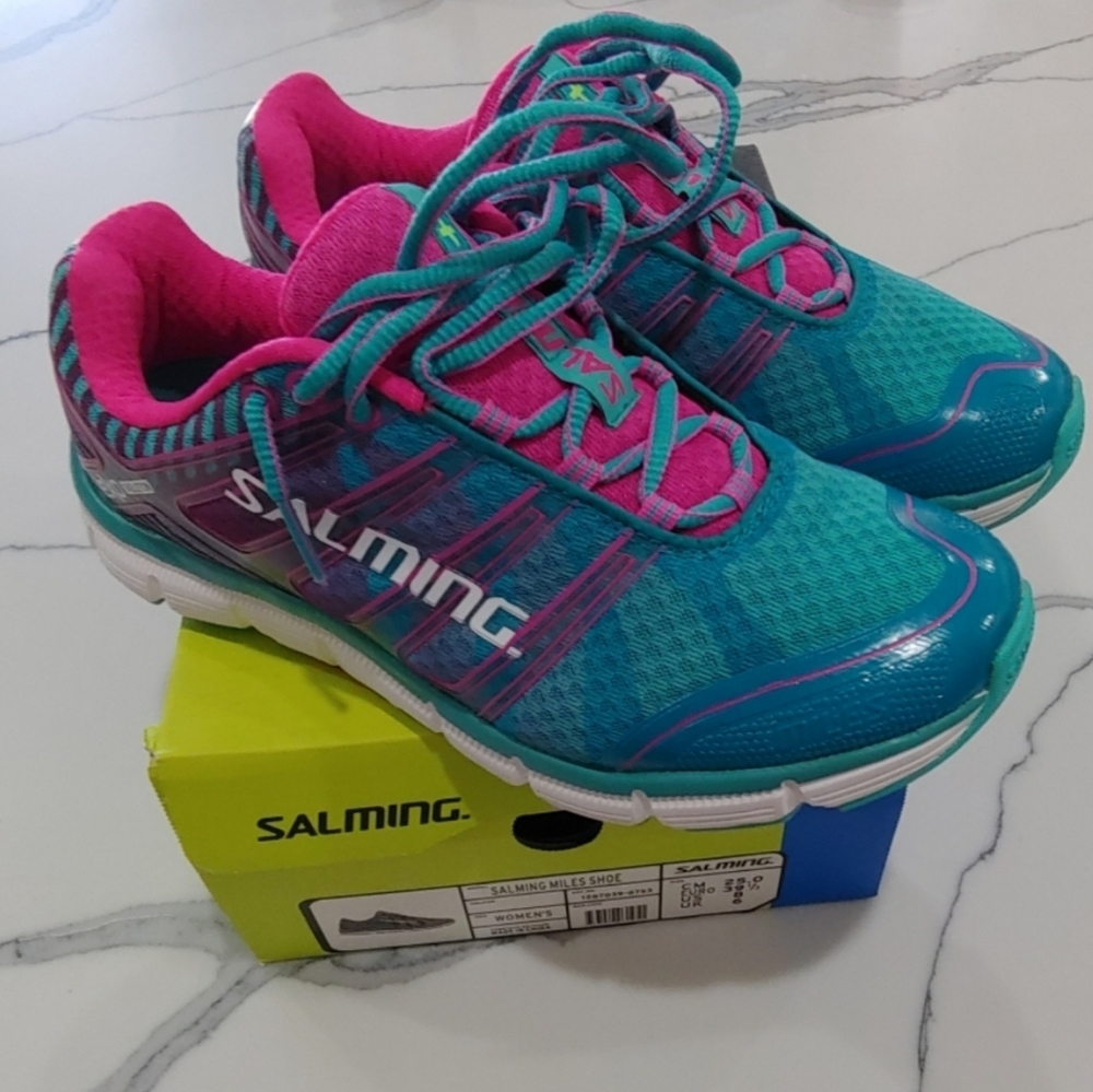 Salming running shoes. Fit Like Size 7